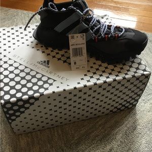 Stella McCartney adidas. Seeulater.  Mens size 8, Women’s size 10